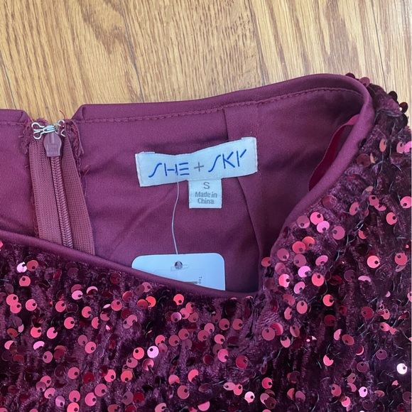 Maroon Sequin Mini Skirt - Picture 4 of 4